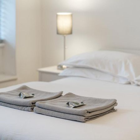 Soho & Covent Garden Apartment, Sleeps 3 London Kültér fotó