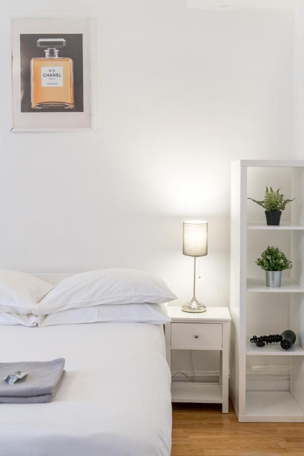 Soho & Covent Garden Apartment, Sleeps 3 London Kültér fotó