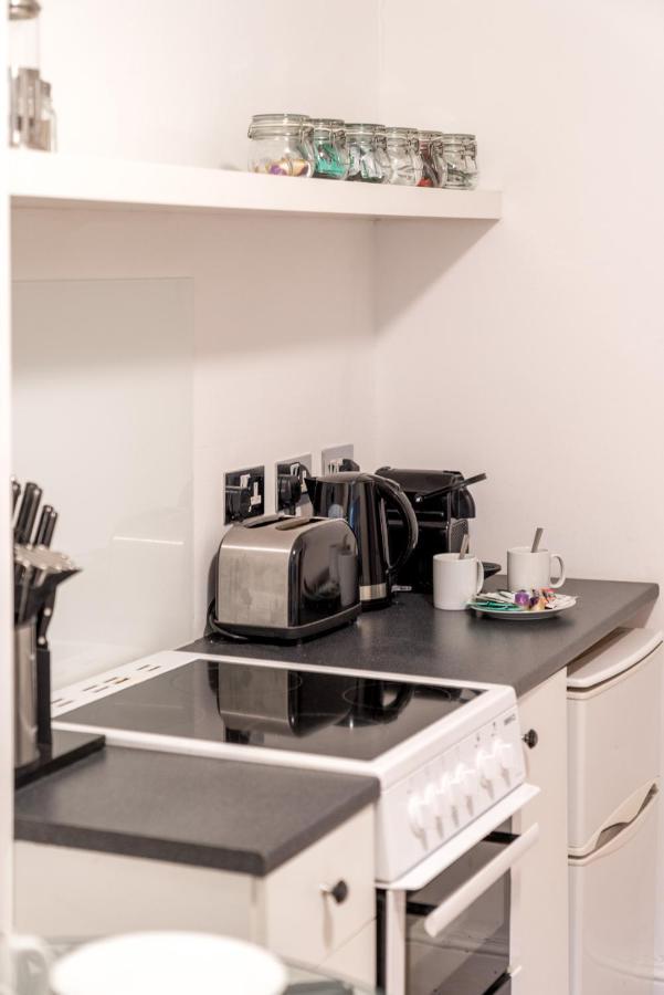 Soho & Covent Garden Apartment, Sleeps 3 London Kültér fotó