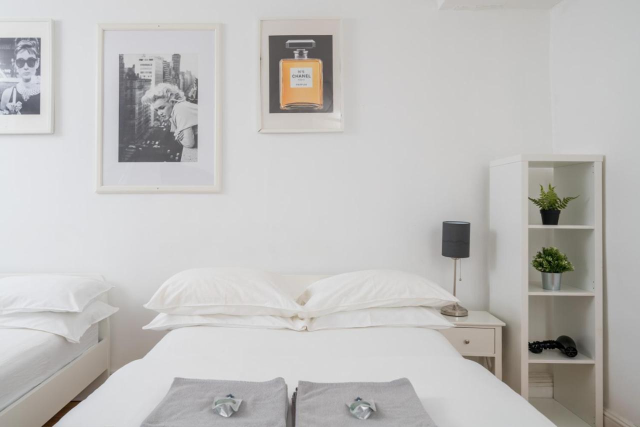 Soho & Covent Garden Apartment, Sleeps 3 London Kültér fotó