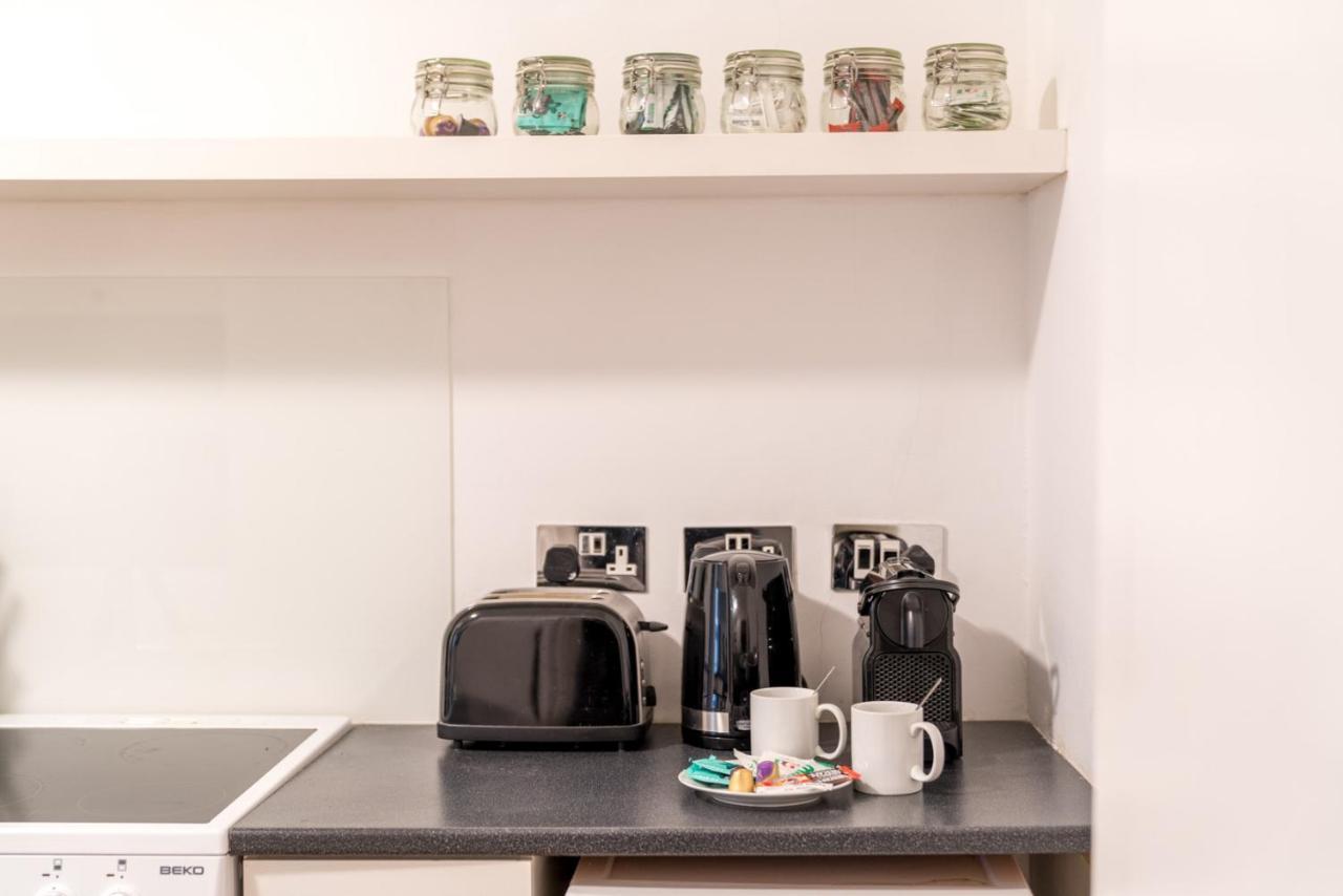 Soho & Covent Garden Apartment, Sleeps 3 London Kültér fotó