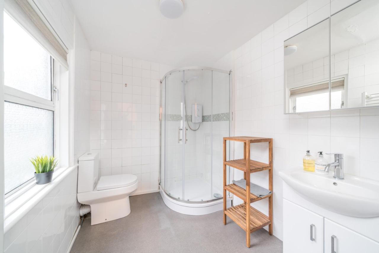 Soho & Covent Garden Apartment, Sleeps 3 London Kültér fotó